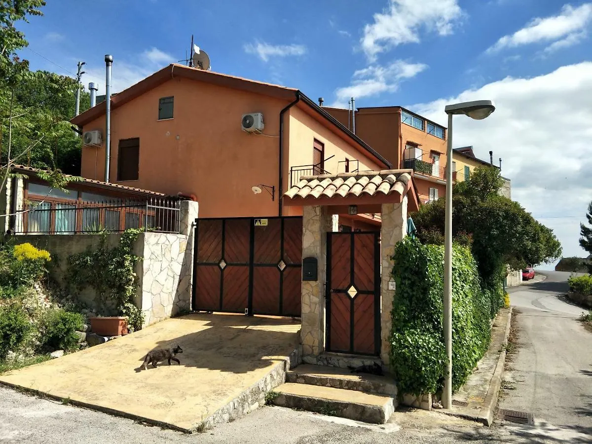 B&B Benjamas Bisacquino