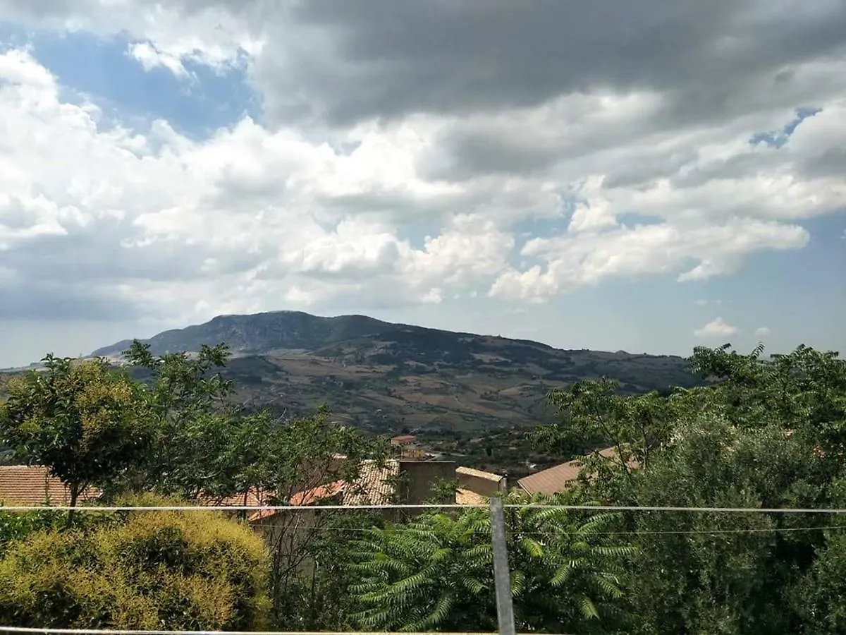 B&B Benjamas Bisacquino