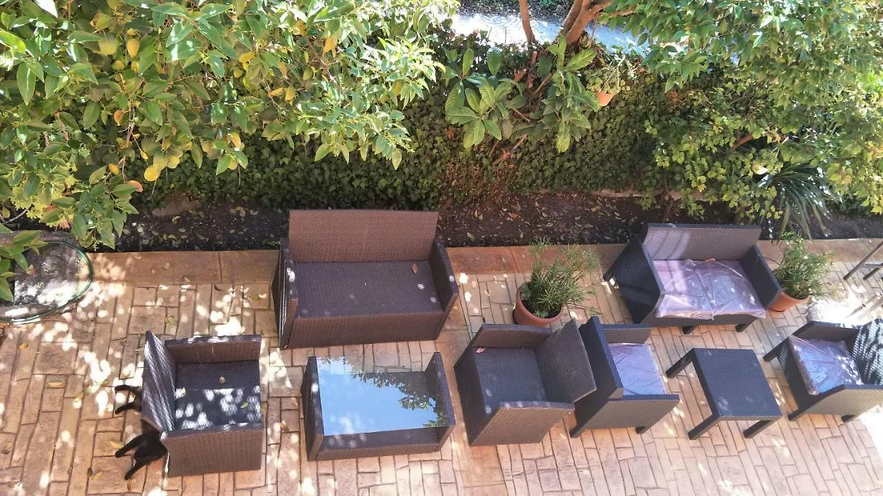 B&B Benjamas Bisacquino