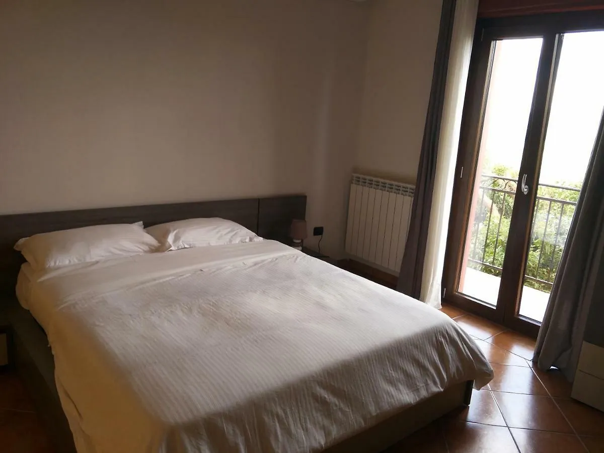 B&B Benjamas Bisacquino